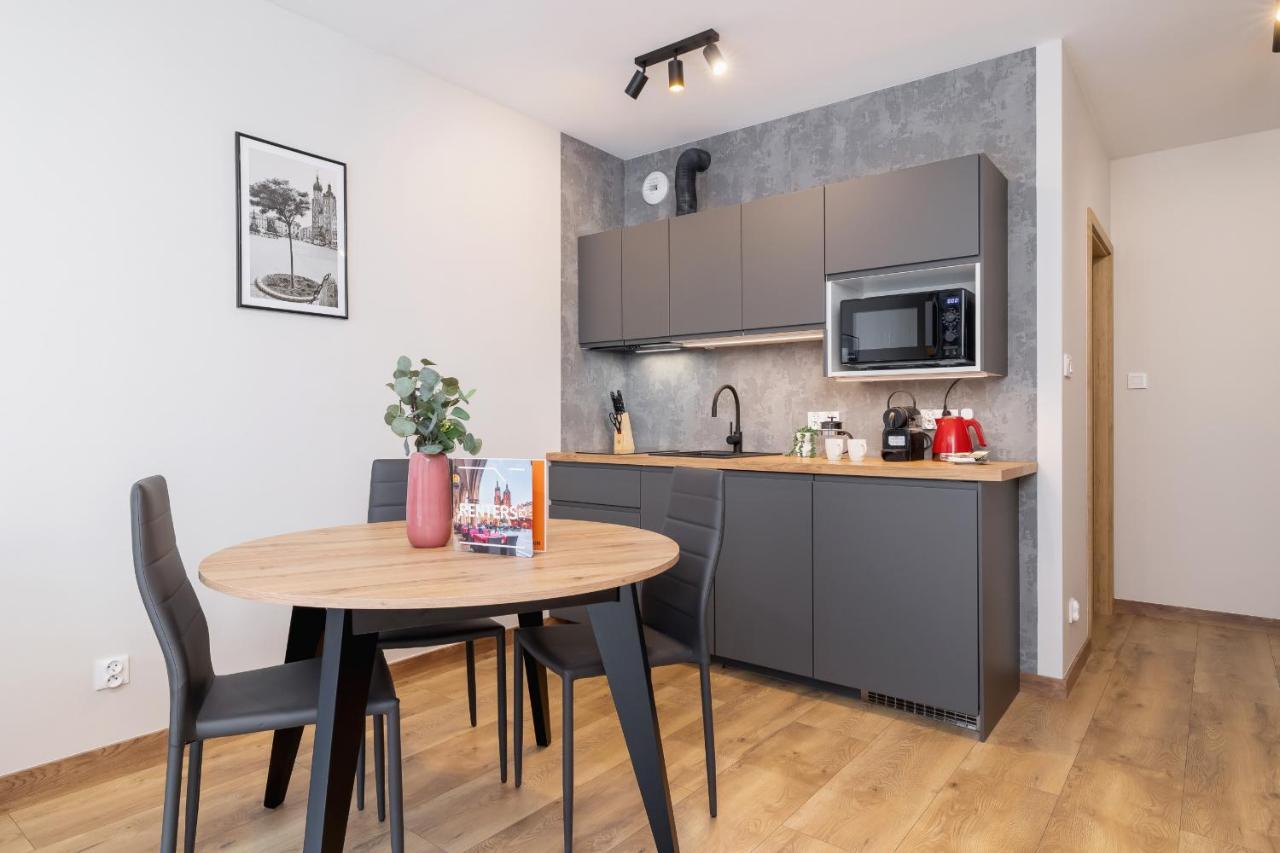 Modern Apartment Podgorze With Parking By Noclegi Renters Cracovia Exterior foto